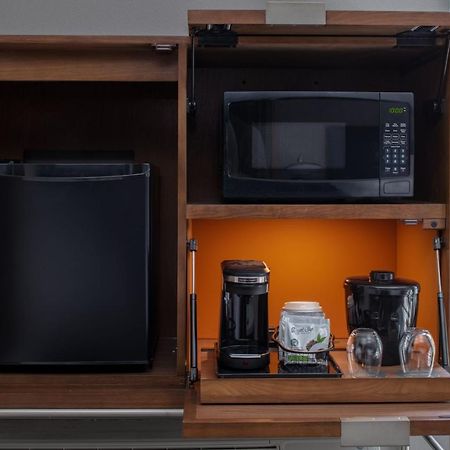 Courtyard By Marriott Olympia Hotel Екстериор снимка