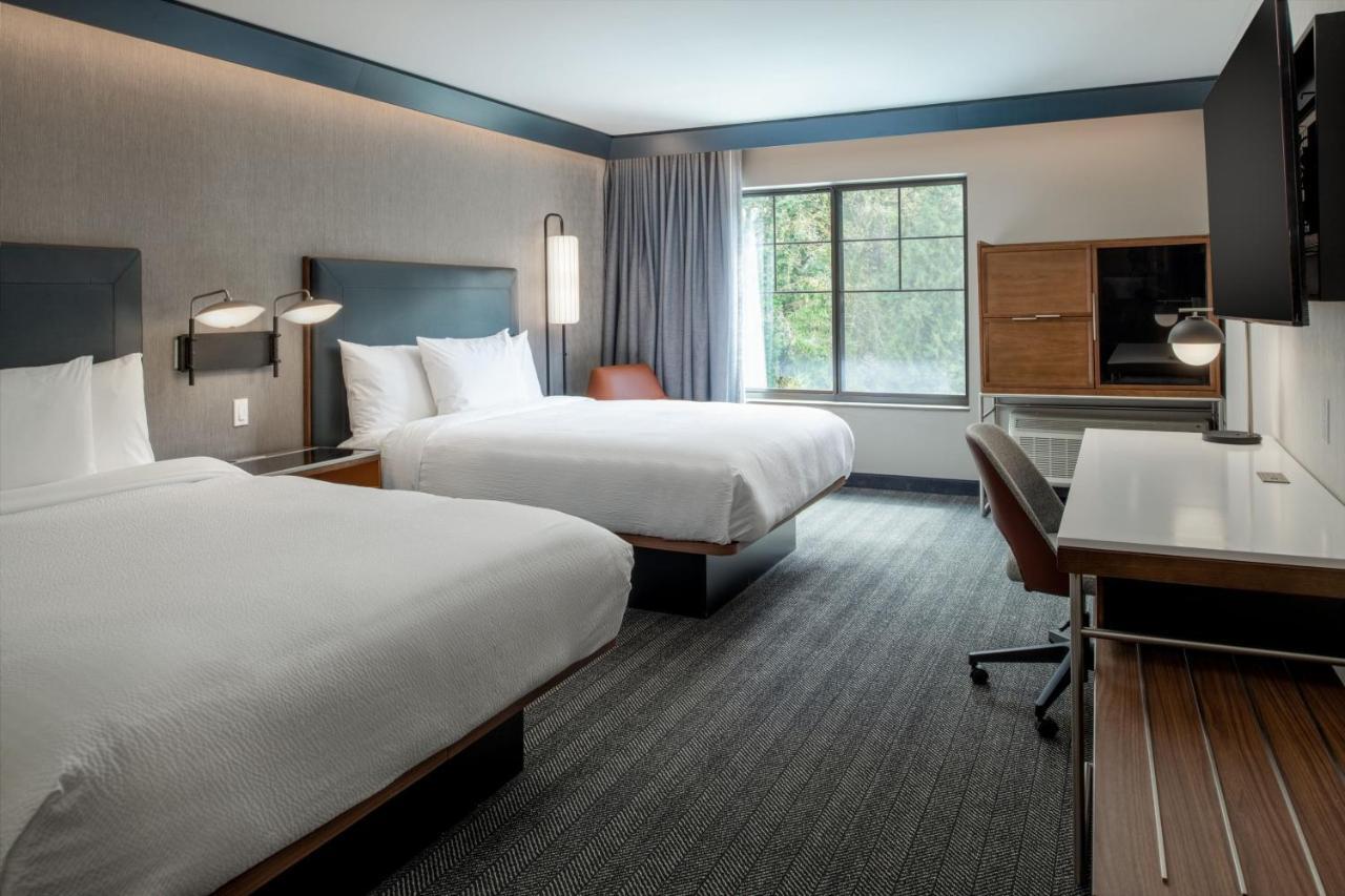 Courtyard By Marriott Olympia Hotel Екстериор снимка