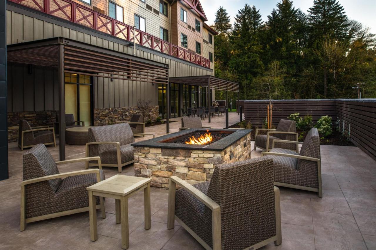 Courtyard By Marriott Olympia Hotel Екстериор снимка