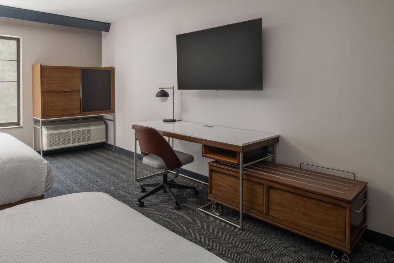 Courtyard By Marriott Olympia Hotel Екстериор снимка